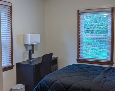 807 W John Street - Photo Thumbnail 21
