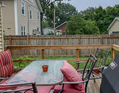 807 W John Street - Photo Thumbnail 36