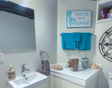 807 W John Street - Photo Thumbnail 32