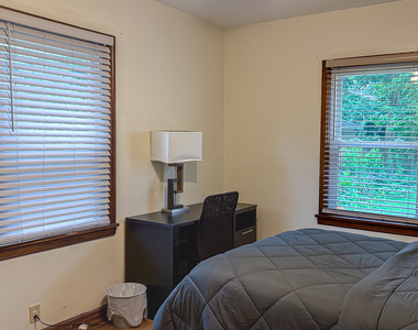 807 W John Street - Photo Thumbnail 22