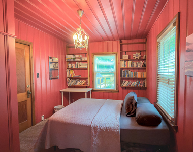 807 W John Street - Photo Thumbnail 26