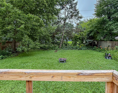 807 W John Street - Photo Thumbnail 37