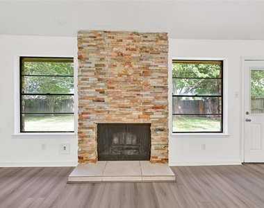 2730 Mesquite Drive - Photo Thumbnail 4