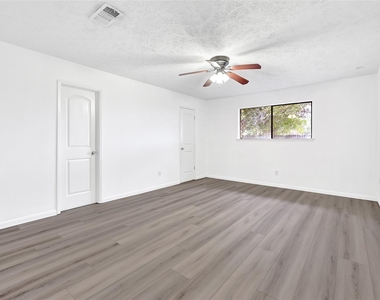 2730 Mesquite Drive - Photo Thumbnail 9