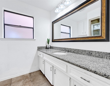 2730 Mesquite Drive - Photo Thumbnail 12