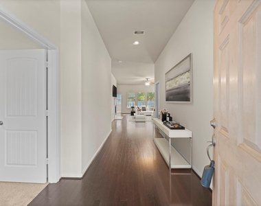 118 Red Deer Place - Photo Thumbnail 7