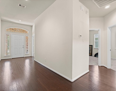 118 Red Deer Place - Photo Thumbnail 6