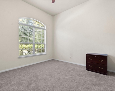 118 Red Deer Place - Photo Thumbnail 16