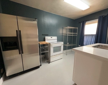 1552 Lombardy Street - Photo Thumbnail 6
