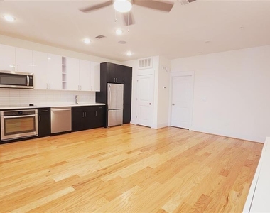 2401 Crawford Street - Photo Thumbnail 4
