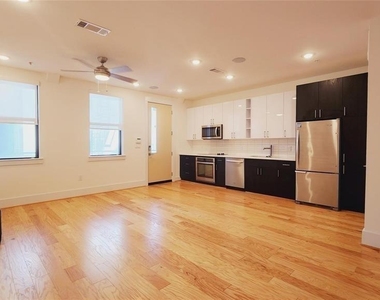 2401 Crawford Street - Photo Thumbnail 3