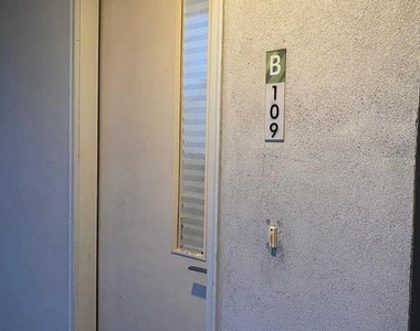 2401 Crawford Street - Photo Thumbnail 2