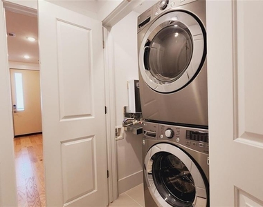 2401 Crawford Street - Photo Thumbnail 8