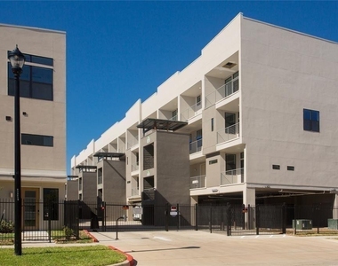2401 Crawford Street - Photo Thumbnail 10