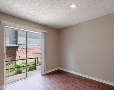 1228 Avenue O - Photo Thumbnail 6