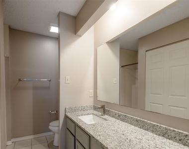 1228 Avenue O - Photo Thumbnail 20