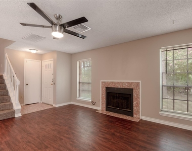 1228 Avenue O - Photo Thumbnail 4