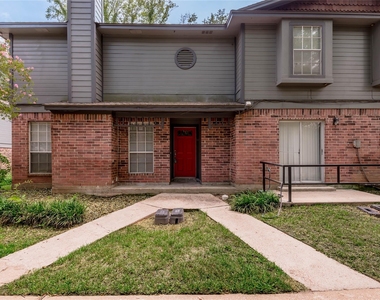1228 Avenue O - Photo Thumbnail 1