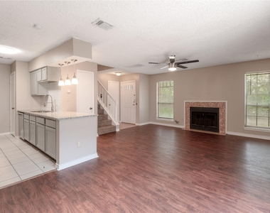 1228 Avenue O - Photo Thumbnail 7