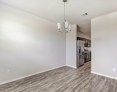 20923 Corisande Street - Photo Thumbnail 6