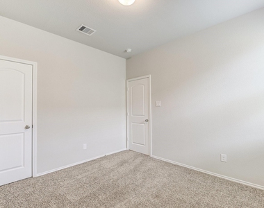 20923 Corisande Street - Photo Thumbnail 16
