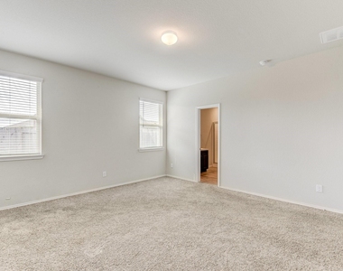 20923 Corisande Street - Photo Thumbnail 9
