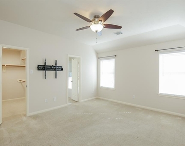 11414 Ryan Manor Drive - Photo Thumbnail 7