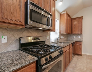 11414 Ryan Manor Drive - Photo Thumbnail 4