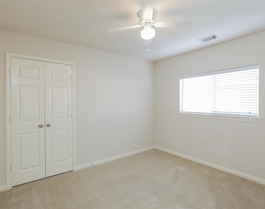 11414 Ryan Manor Drive - Photo Thumbnail 8