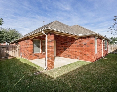 11414 Ryan Manor Drive - Photo Thumbnail 16