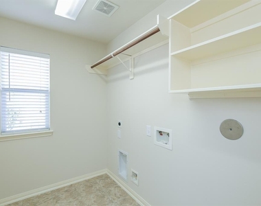 11414 Ryan Manor Drive - Photo Thumbnail 13