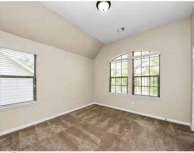 12430 Fossil Point Lane - Photo Thumbnail 10