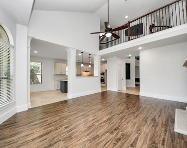 12430 Fossil Point Lane - Photo Thumbnail 3