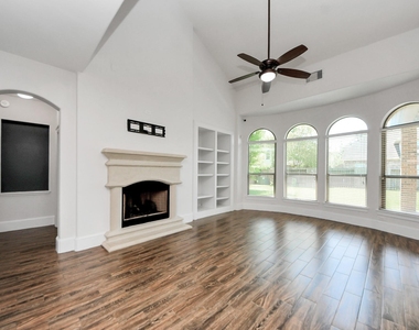 12430 Fossil Point Lane - Photo Thumbnail 4