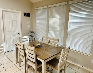 26 Jewelsford Drive - Photo Thumbnail 9