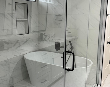 10042 Westview Drive - Photo Thumbnail 7