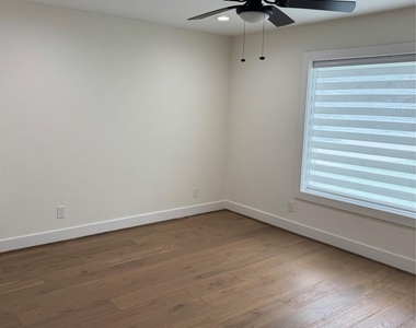 10042 Westview Drive - Photo Thumbnail 10