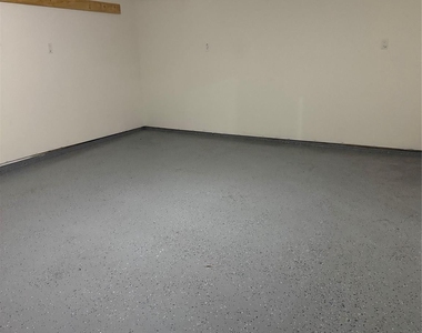 10042 Westview Drive - Photo Thumbnail 14