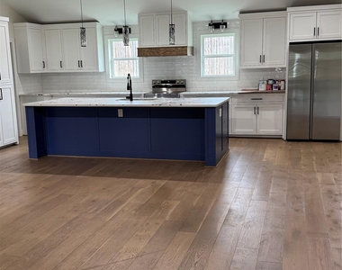 10042 Westview Drive - Photo Thumbnail 2