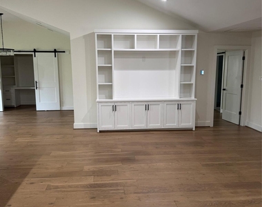 10042 Westview Drive - Photo Thumbnail 13