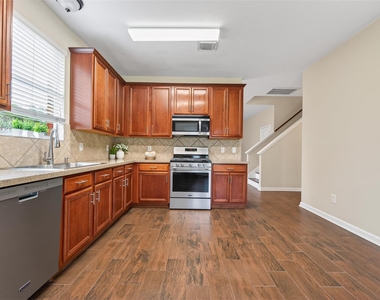 10427 Lyndon Meadows Drive - Photo Thumbnail 7
