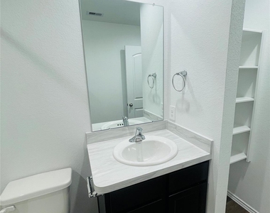 5146 Bay Meadows Lane Lane - Photo Thumbnail 26