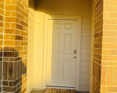 5146 Bay Meadows Lane Lane - Photo Thumbnail 4