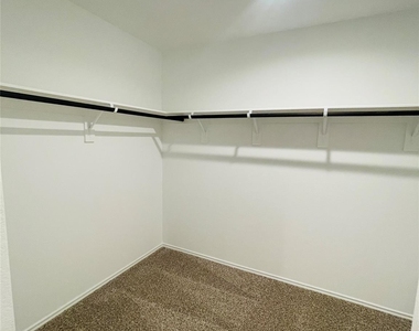 5146 Bay Meadows Lane Lane - Photo Thumbnail 7