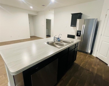 5146 Bay Meadows Lane Lane - Photo Thumbnail 11