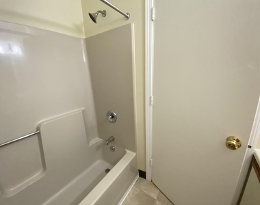 163 Eastern - Photo Thumbnail 26