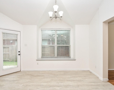 10614 Sunswept Fields Lane - Photo Thumbnail 16