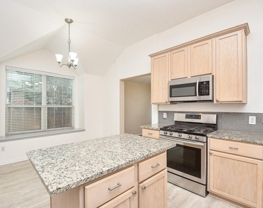 10614 Sunswept Fields Lane - Photo Thumbnail 7