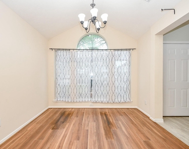 10614 Sunswept Fields Lane - Photo Thumbnail 6