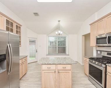10614 Sunswept Fields Lane - Photo Thumbnail 12